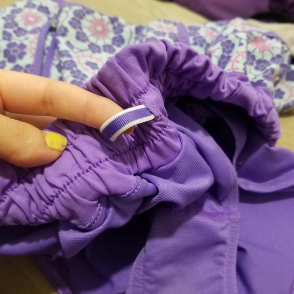 Rare Lululemon size 4 shorts - Picture 5 of 7